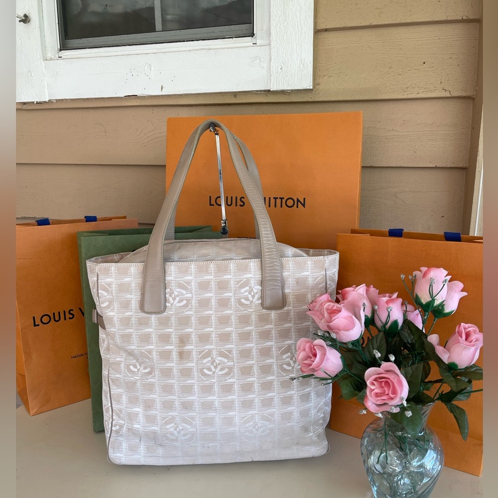 Authentic chanel tote bag